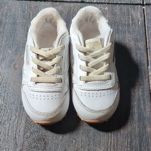 Reebok White Classic Sneakers Size 6